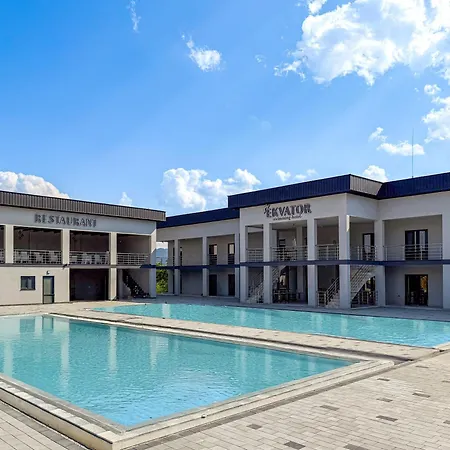 Ekvator New 2025 ホテル *