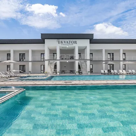 Ekvator New 2025 ホテル